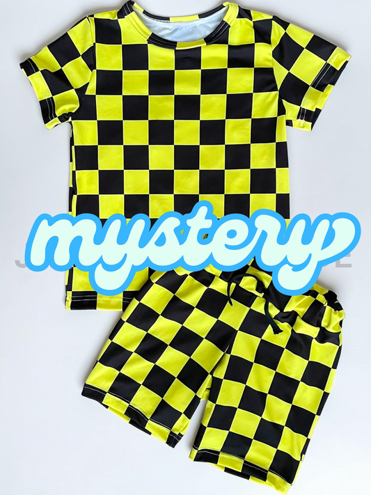 Mystery classic tee and jogger shorts
